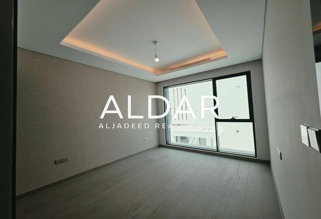 Brand New | Luxury Villa | Maid Room | Vacant photo 13