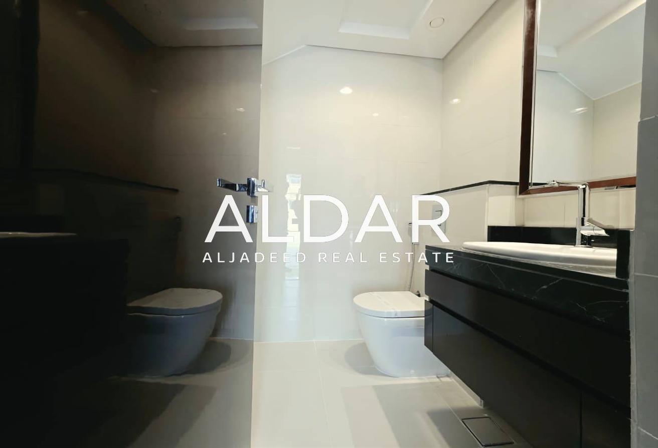 Brand New | Luxury Villa | Maid Room | Vacant photo 16