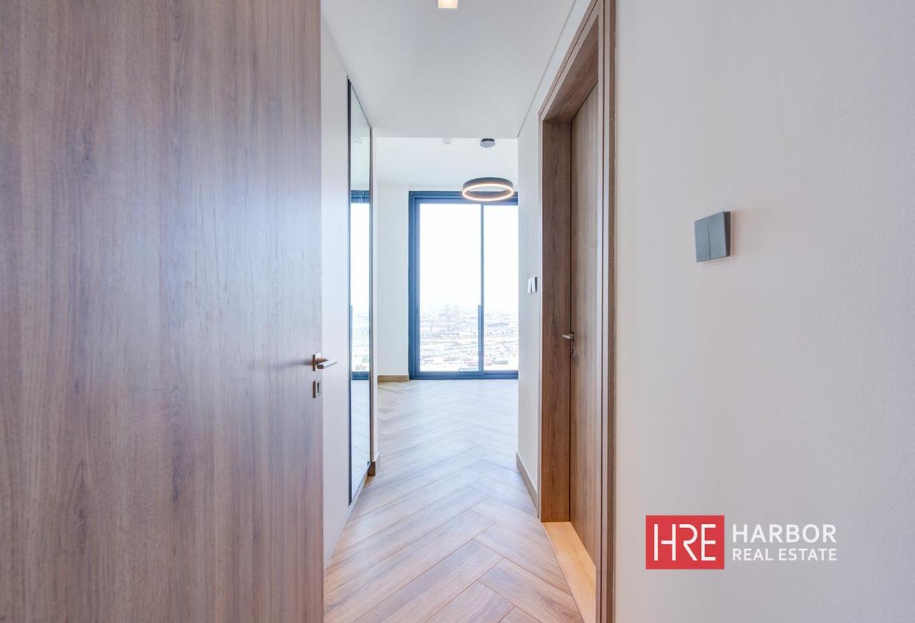 Plus Maids Room | Brand New | Boulevard View photo 12