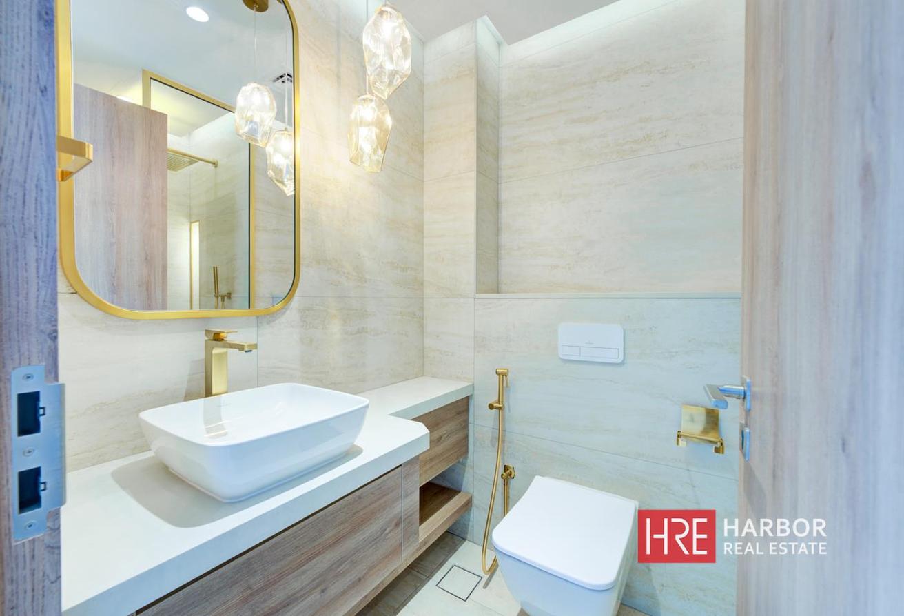 Plus Maids Room | Brand New | Boulevard View photo 14