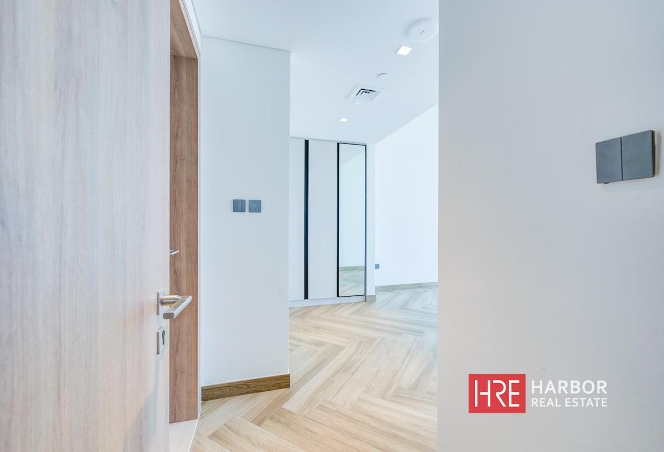 Plus Maids Room | Brand New | Boulevard View photo 24