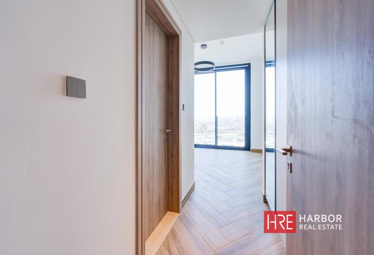 Plus Maids Room | Brand New | Boulevard View photo 18