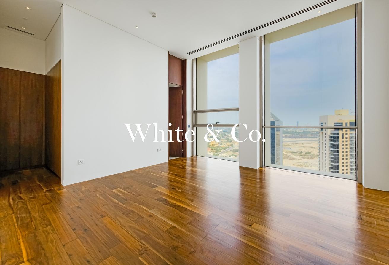 LUXURY LIVING | SKYLINE VIEWS | EXCLUSIVE photo 11