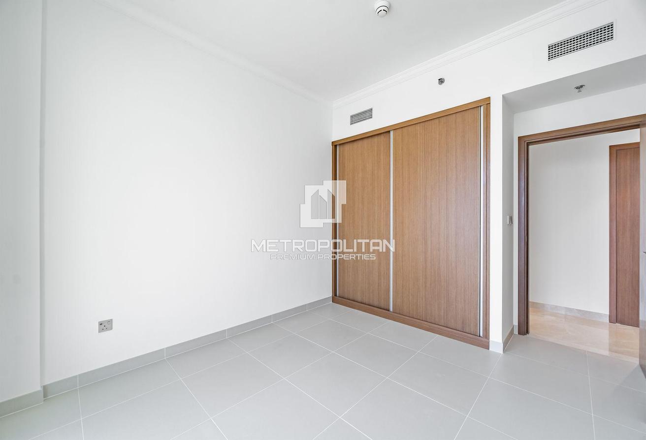 Full Sea View | Luxurious | Prime Location photo 9