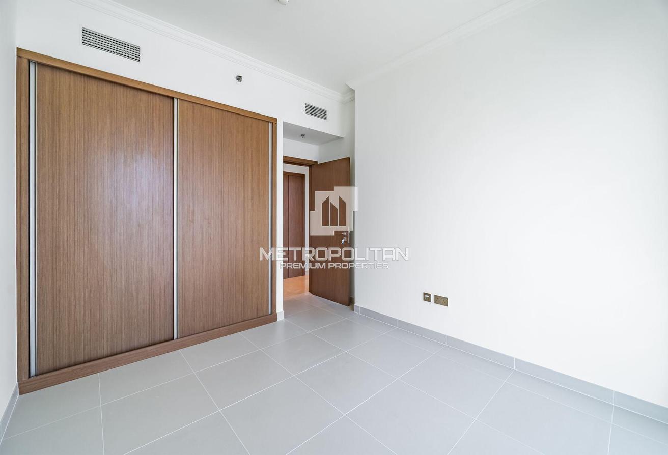 Full Sea View | Luxurious | Prime Location photo 11