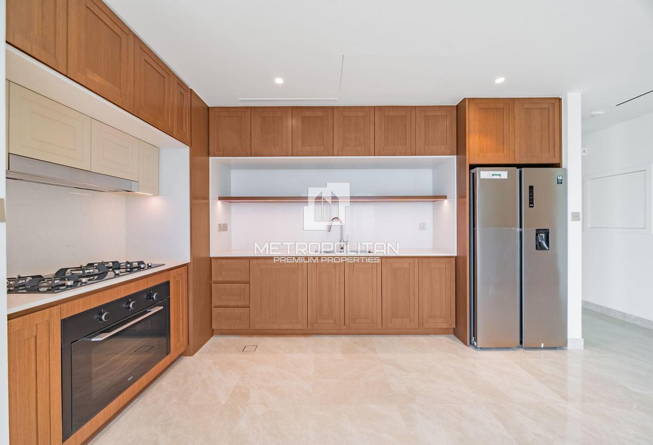 Full Sea View | Luxurious | Prime Location photo 6