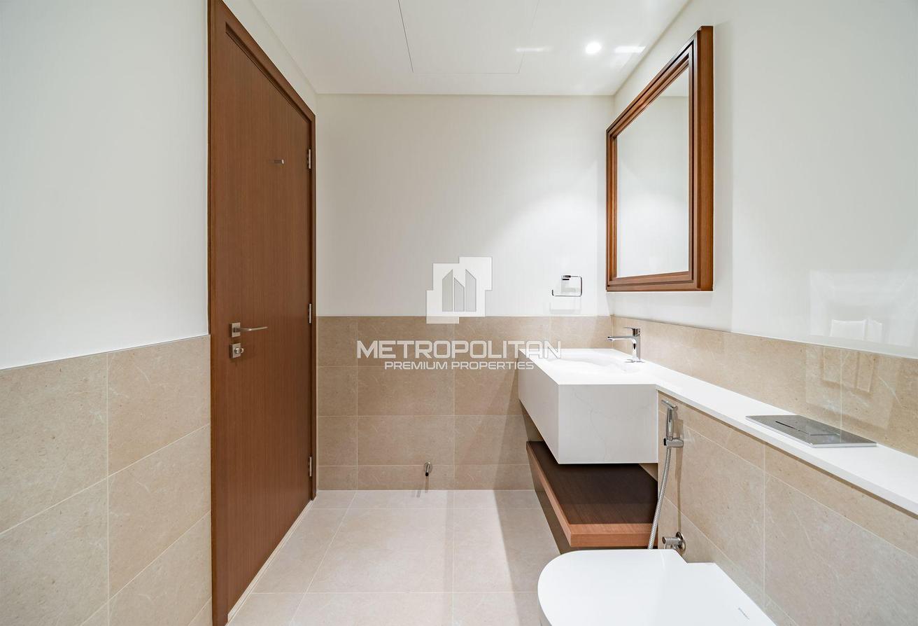 Full Sea View | Luxurious | Prime Location photo 13
