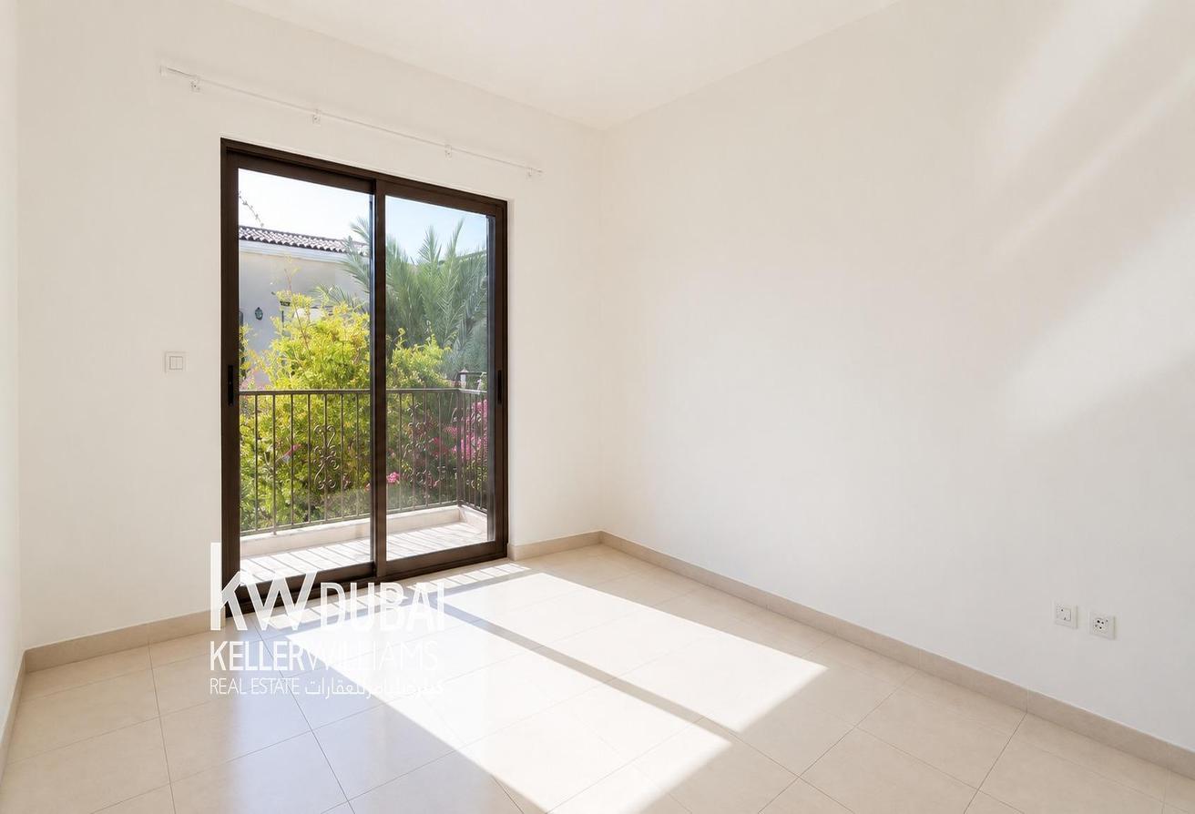 Family-Friendly | Private Garden | Vacant photo 9