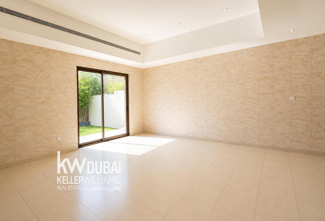 Family-Friendly | Private Garden | Vacant photo 2