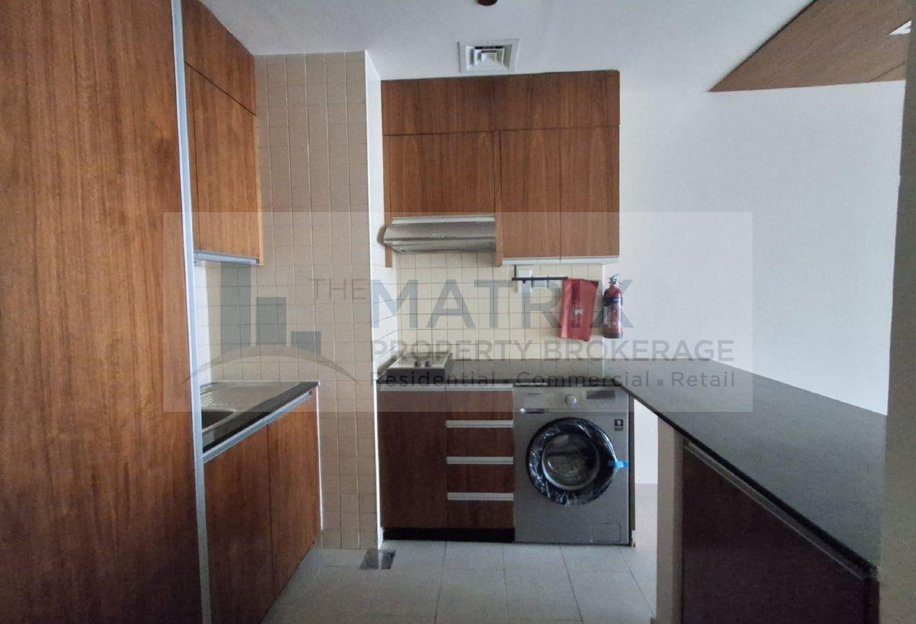 Bus Stop In Front I Unfurnished Unit I Big Lay Out photo 9
