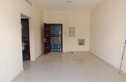 Apartment - 1 Bedroom - 2 Bathrooms for rent in Uzair Building - Al Rawda 3 - Al Rawda - Ajman