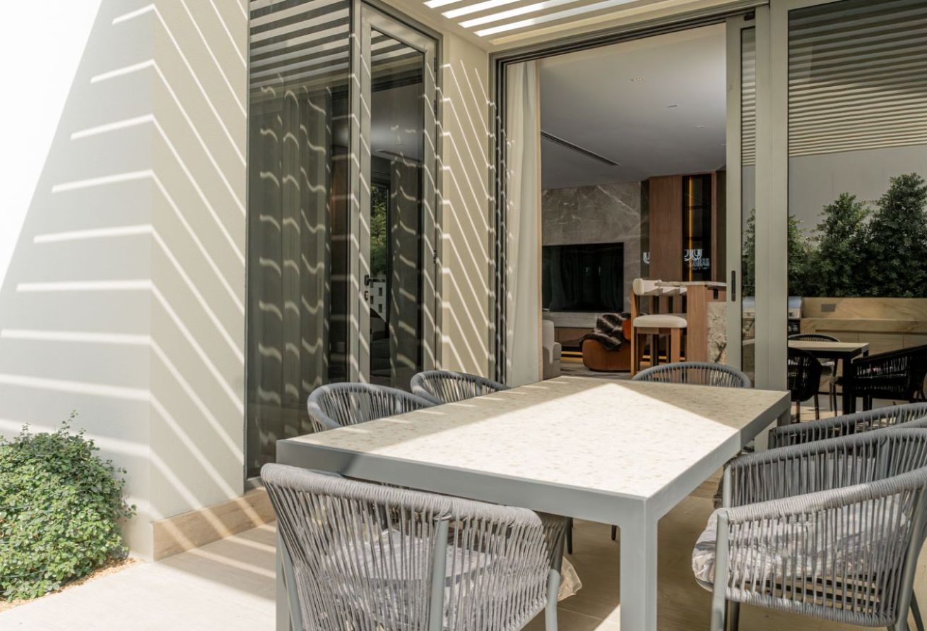 FULLY UPGRADED VILLA | OUTDOOR KITCHEN | GARDEN - 14