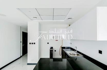 Apartment - Studio - 1 Bathroom for rent in Rukan Tower A - Rukan Tower - Rukan - Dubai Land - Dubai