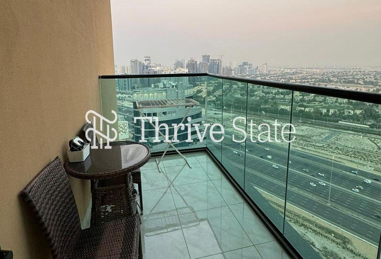 Fully Furnished | Vacant Now | 4 Cheques photo 2