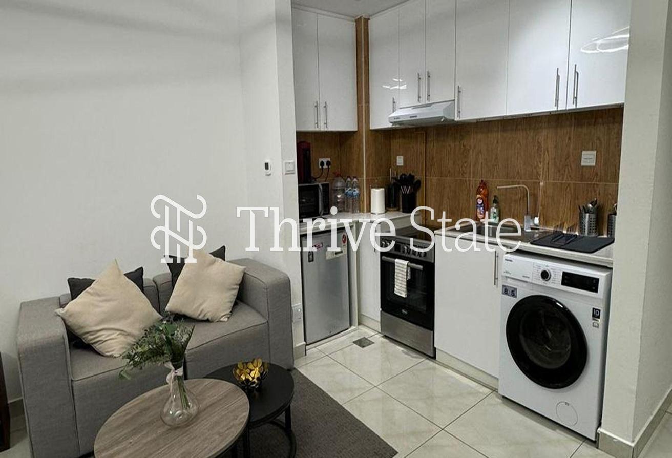 Fully Furnished | Vacant Now | 4 Cheques photo 5