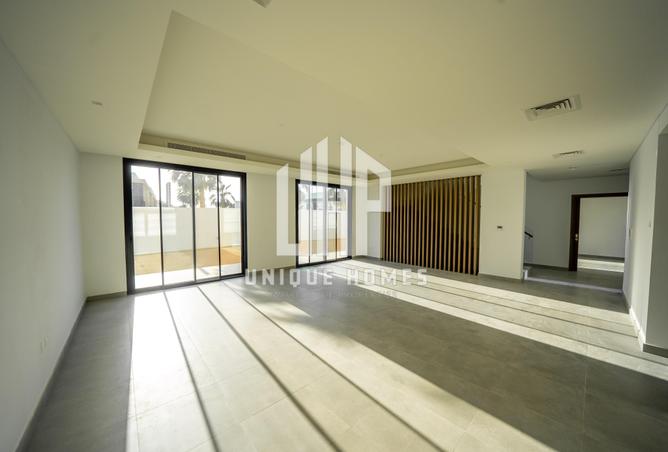 92702241 - Property Main Image
