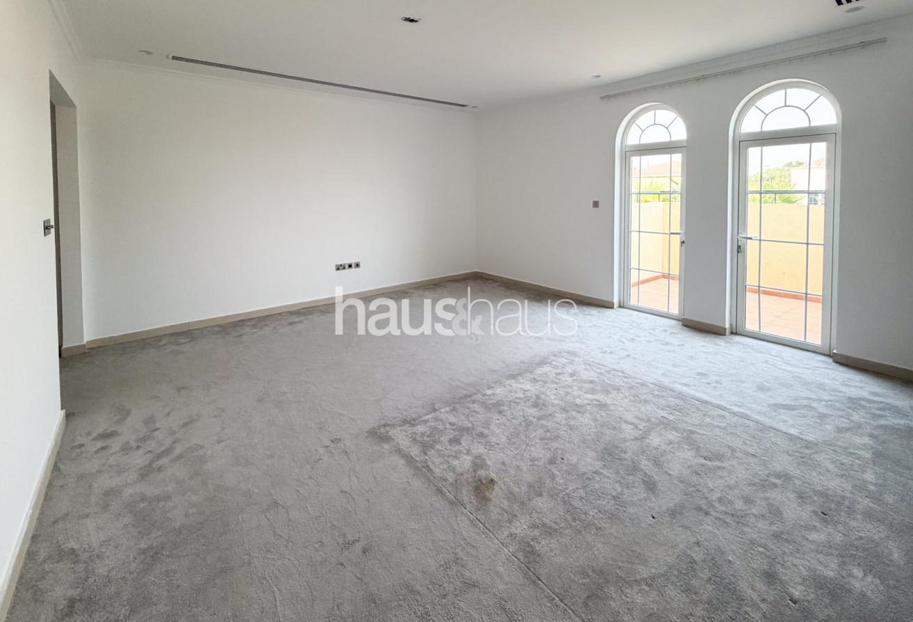 Private Pool | Well Maintained | Internal location photo 12