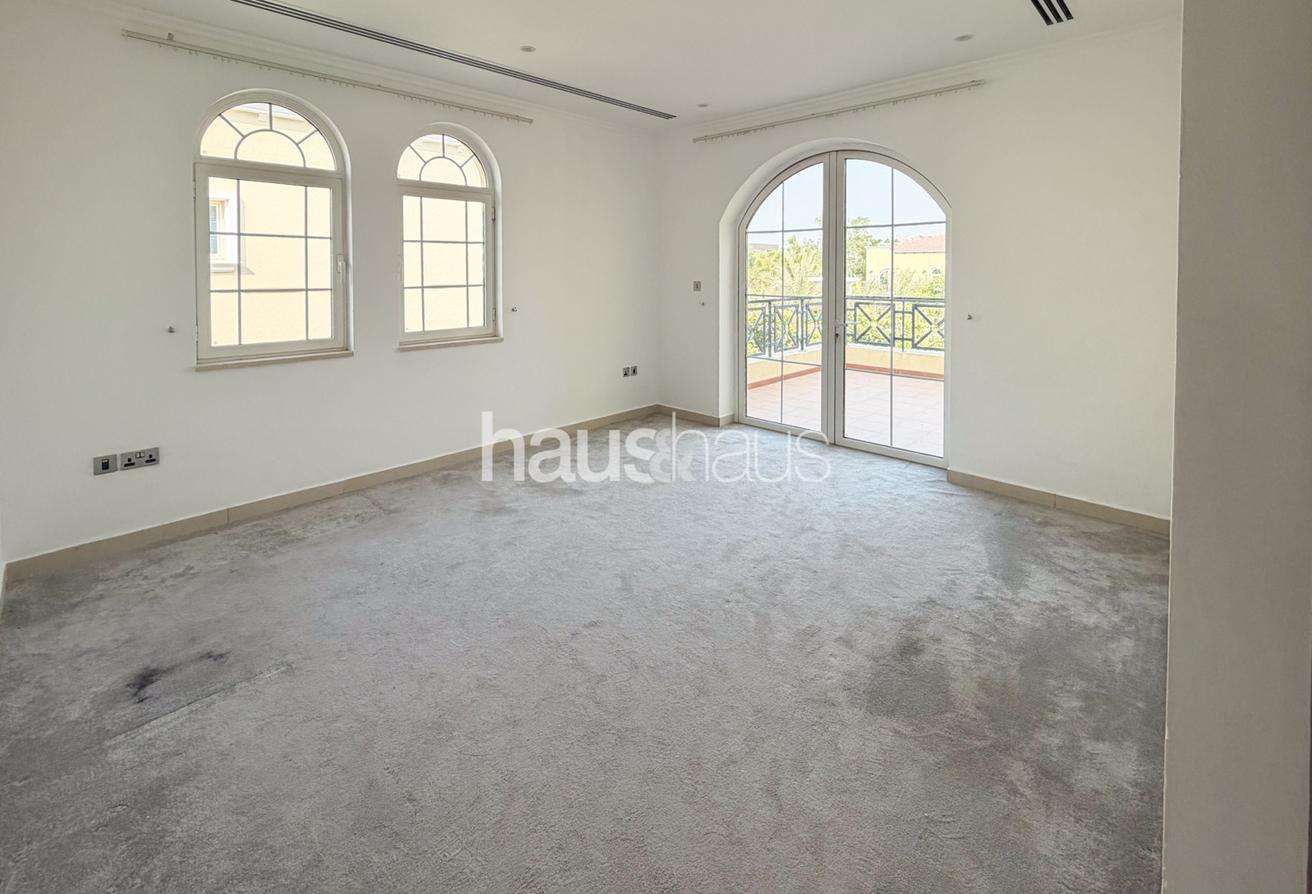 Private Pool | Well Maintained | Internal location photo 10