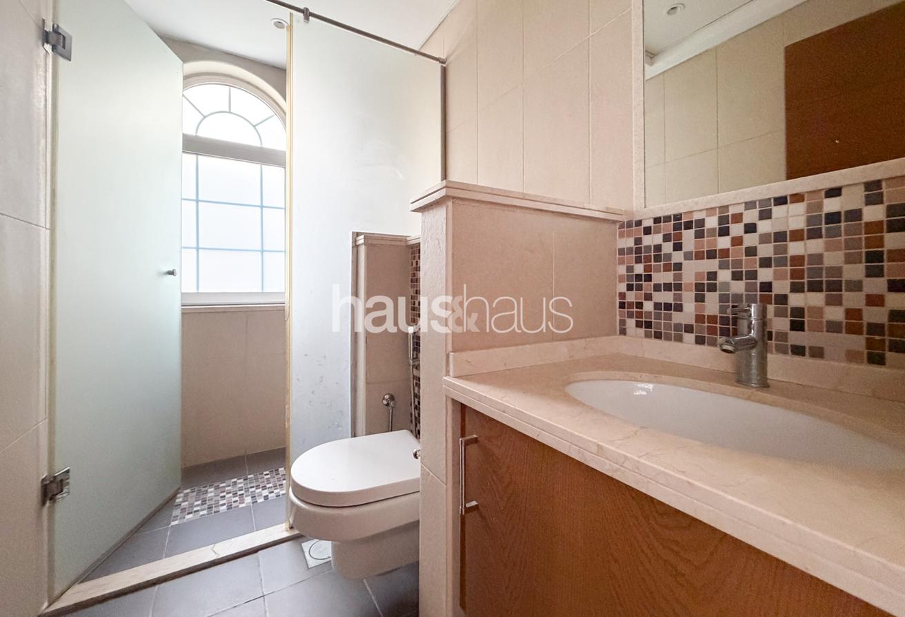 Private Pool | Well Maintained | Internal location photo 5