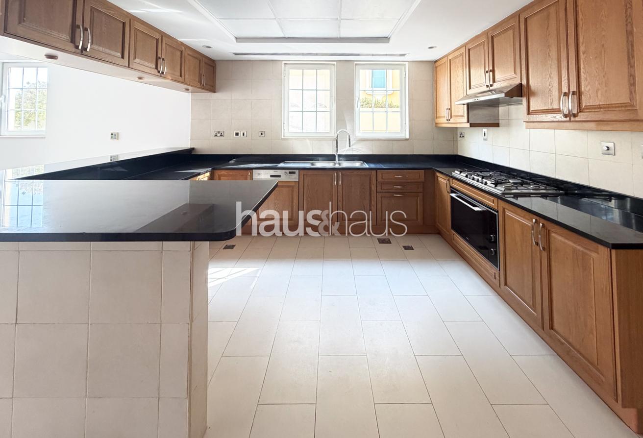 Private Pool | Well Maintained | Internal location photo 4