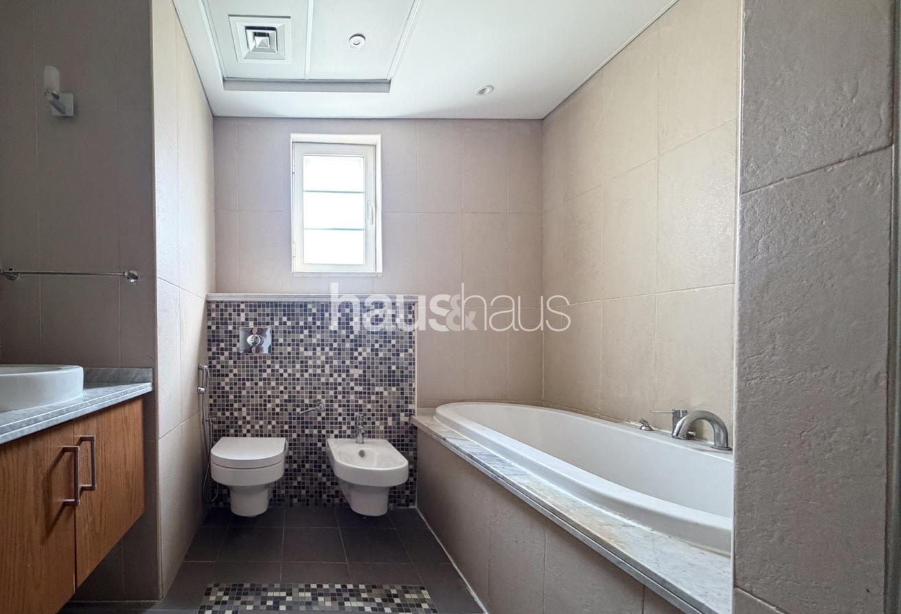 Private Pool | Well Maintained | Internal location photo 15