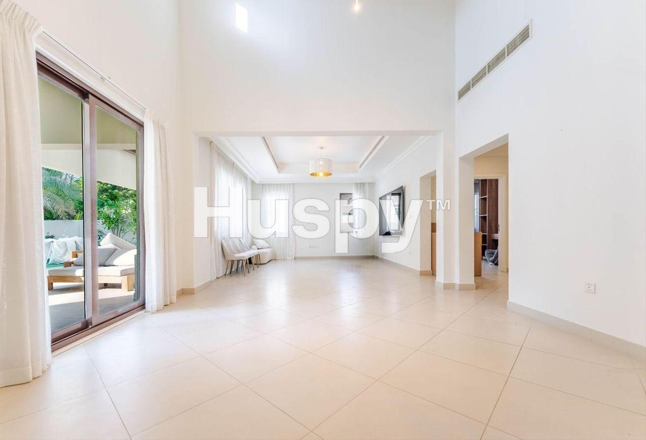 Vacant Now | Landscaped | Single Row photo 4