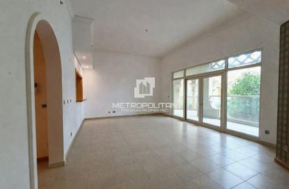 Apartment - 2 - 4 for rent in Al Hallawi - Shoreline Apartments - Palm Jumeirah - Dubai