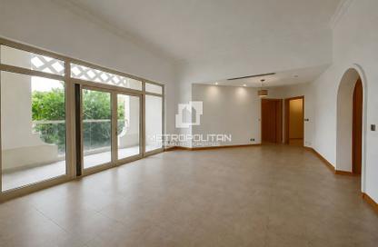Apartment - 2 - 4 for rent in Al Hallawi - Shoreline Apartments - Palm Jumeirah - Dubai
