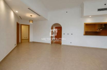 Apartment - 2 - 4 for rent in Al Hallawi - Shoreline Apartments - Palm Jumeirah - Dubai