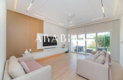 Villa - 3 Bedrooms - 4 Bathrooms for rent in Springs 15 - The Springs - Dubai