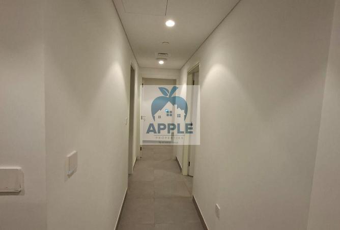 102824054 - Property Image 3