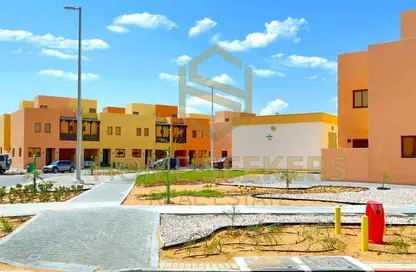 Villa - 2 Bedrooms - 2 Bathrooms for sale in Zone 7 - Hydra Village - Abu Dhabi