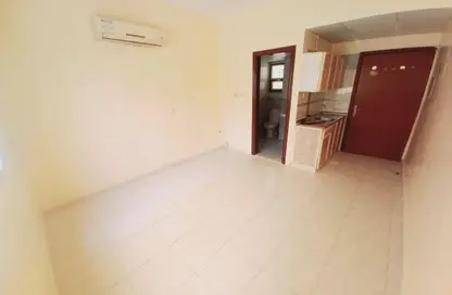 Apartment - Studio - 1 Bathroom for rent in Muwailih Building - Muwaileh - Sharjah