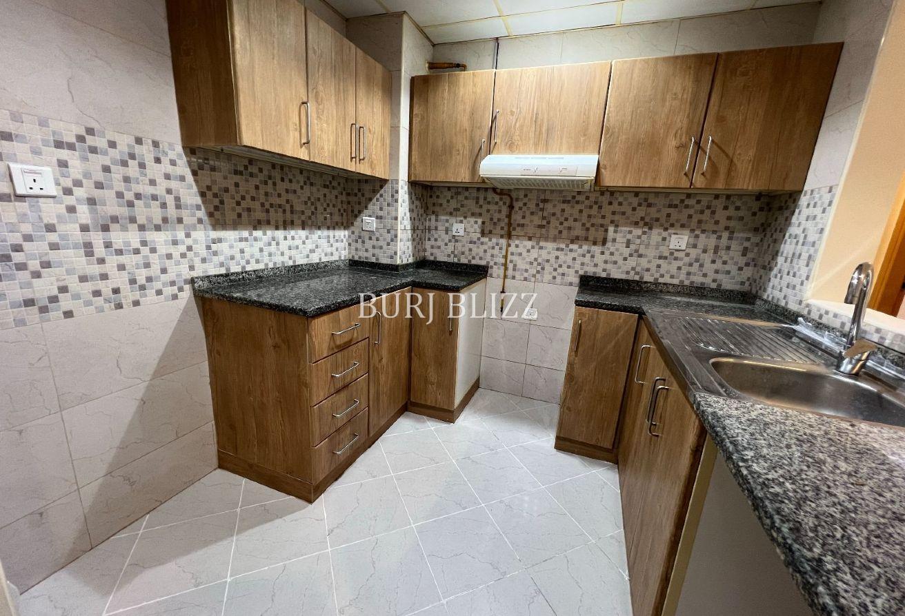 Bright and Modern | Prime Location | Vacant photo 5