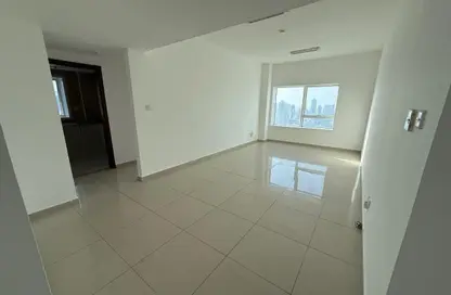 شقة - غرفة نوم - 1 حمام للايجار في برج الممزر - شارع التعاون - التعاون - الشارقة