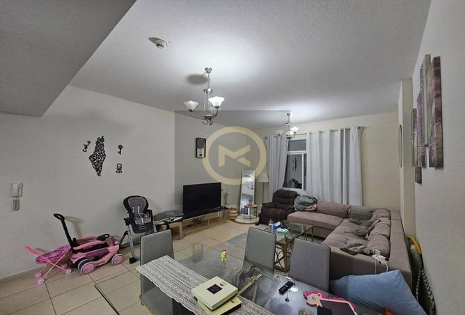 Large Layout 1BR | Covered Parking | Vacant Soon