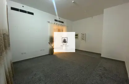 شقة - 2 غرف نوم - 2 حمامات للايجار في أبتاون الزاهية - الزاهية - تجارية مويلح - الشارقة