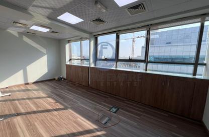 Office Space - Studio - 2 for rent in Al Garhoud business center - Al Garhoud - Dubai
