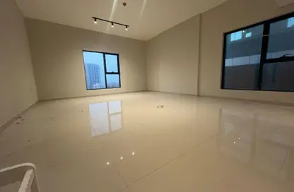 Apartment - 3 Bedrooms - 3 Bathrooms for rent in Gulfa Towers - Al Rashidiya 1 - Al Rashidiya - Ajman