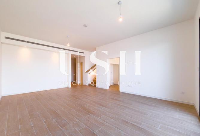3-bed townhouse in Jebel Ali Village Townhouses — photo 3