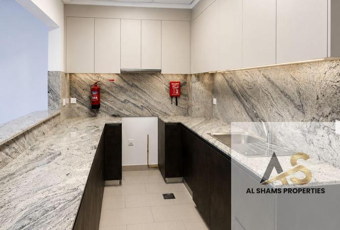 122456220 - Property Image 3
