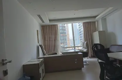 مكتب - استوديو - 1 حمام للايجار في برج تماني - الخليج التجاري - دبي