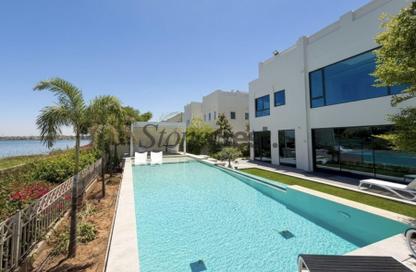 Villa - 6 Bedrooms - 5 Bathrooms for rent in Meadows 8 - Meadows - Dubai