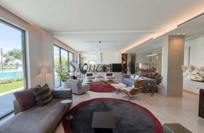 Villa - 6 Bedrooms - 5 Bathrooms for rent in Meadows 8 - Meadows - Dubai