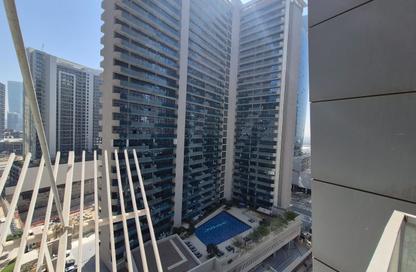 Office Space - Studio - 4 Bathrooms for rent in Iris Bay - Business Bay - Dubai