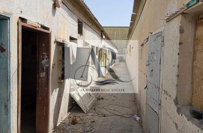 سكن عمال - استوديو - 8 حمامات للايجار في المنطقة الصناعية رقم 17 - المنطقة الصناعية بالشارقة - الشارقة سكن عمال - استوديو - 8 حمامات للايجار في المنطقة الصناعية رقم 17 - المنطقة الصناعية بالشارقة - الشارقة