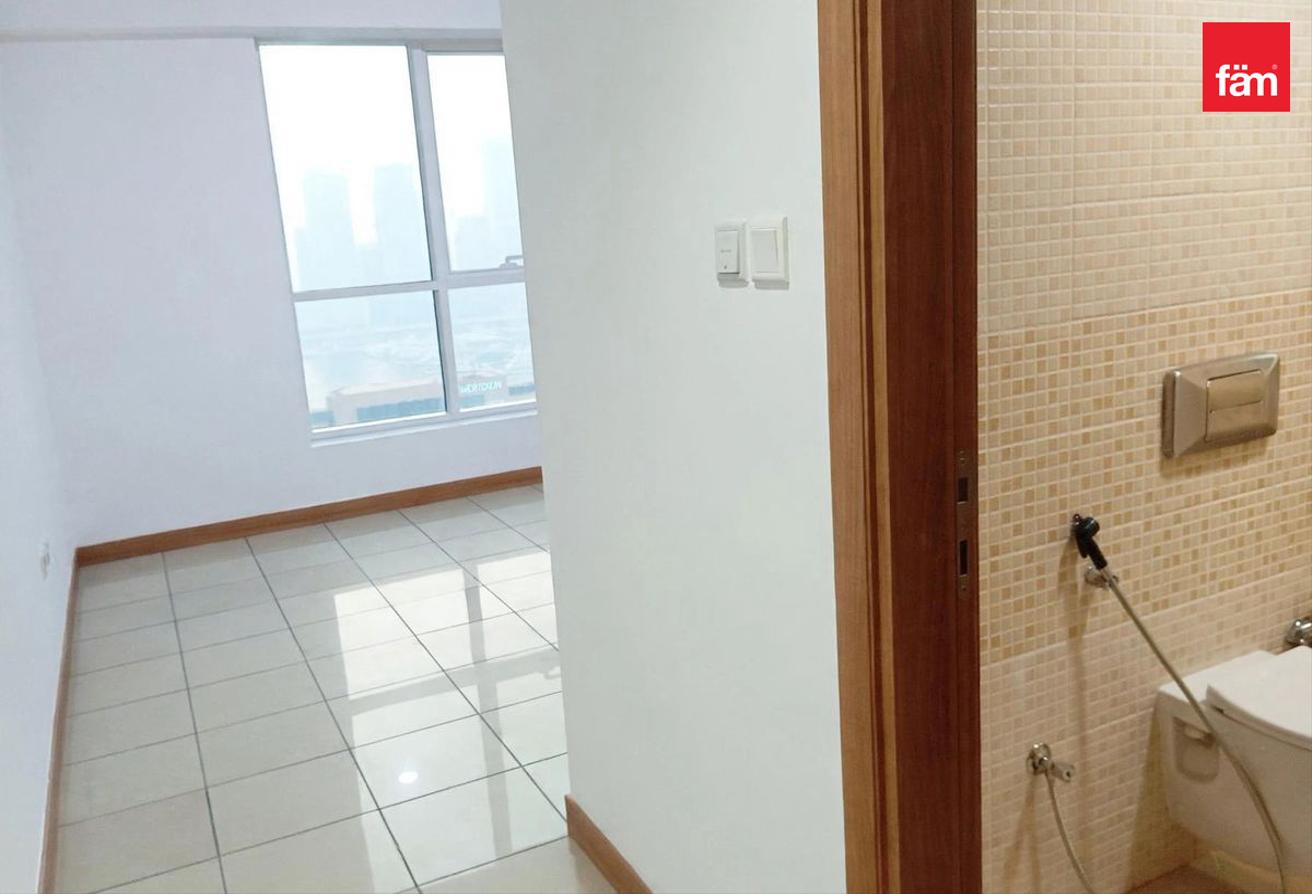 See View | Spacious Layout | Prime Location photo 8