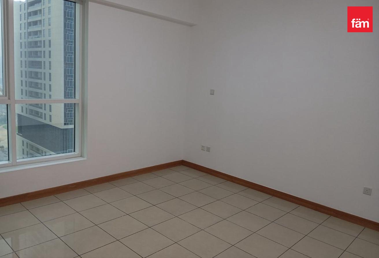 See View | Spacious Layout | Prime Location photo 5