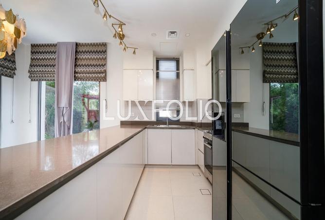 100851359 - Property Image 2
