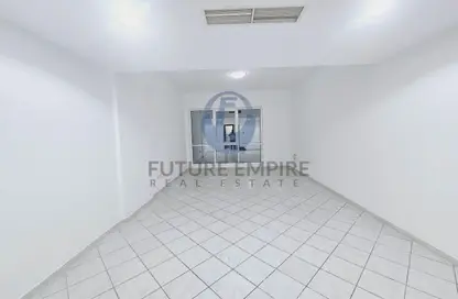 Apartment - 3 Bedrooms - 4 Bathrooms for rent in Airport Road - Al Garhoud - Dubai